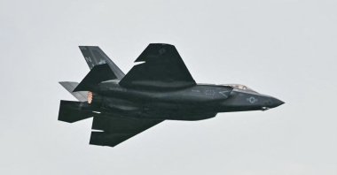 A U.S. military F-35 fighter jet flies overhead during the "Salute to America" Independence Day celebration on the National Mall, Washington, U.S., July 4, 2026. (AFP Photo)