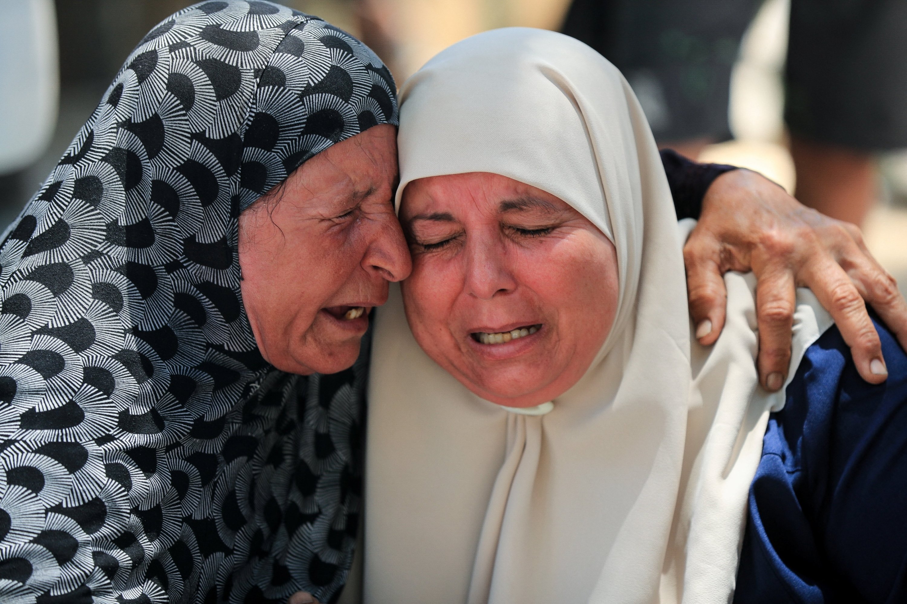 Israeli strikes kill 7 in Gaza as UN urges doctor’s release