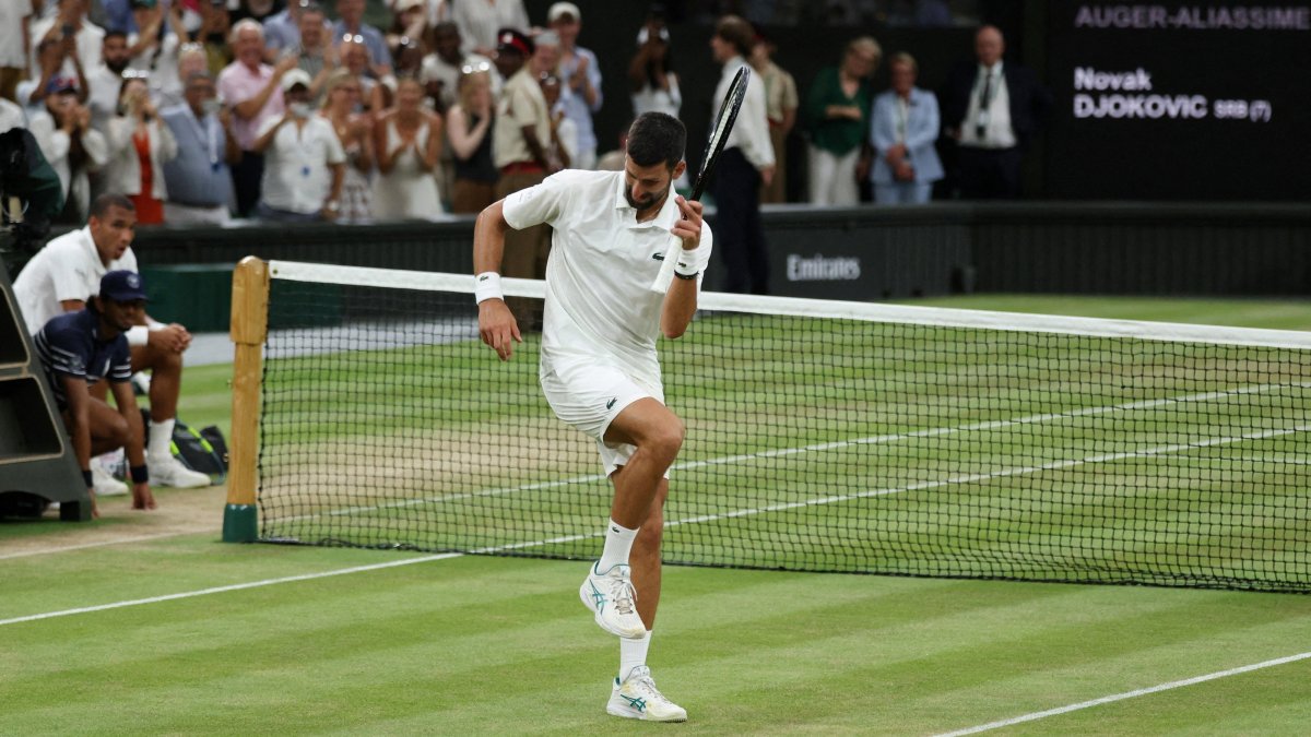 Serbia's Novak Djokovic celebrates after winning his quarter final match against Canada's Felix Auger-Aliassime, London, U.K., July 7, 2026. (Reuters Photo)
