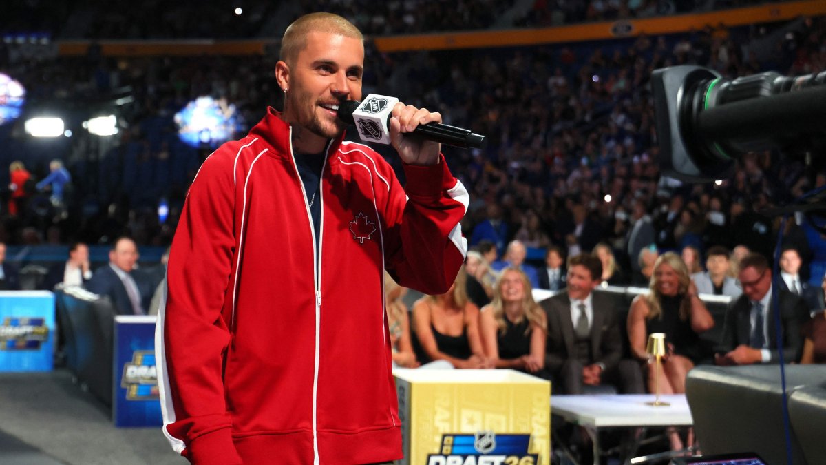 Singer Justin Bieber of Canada looks on during day one of the 2026 NHL Draft, Buffalo, U.S., June 26, 2026. (AFP Photo)