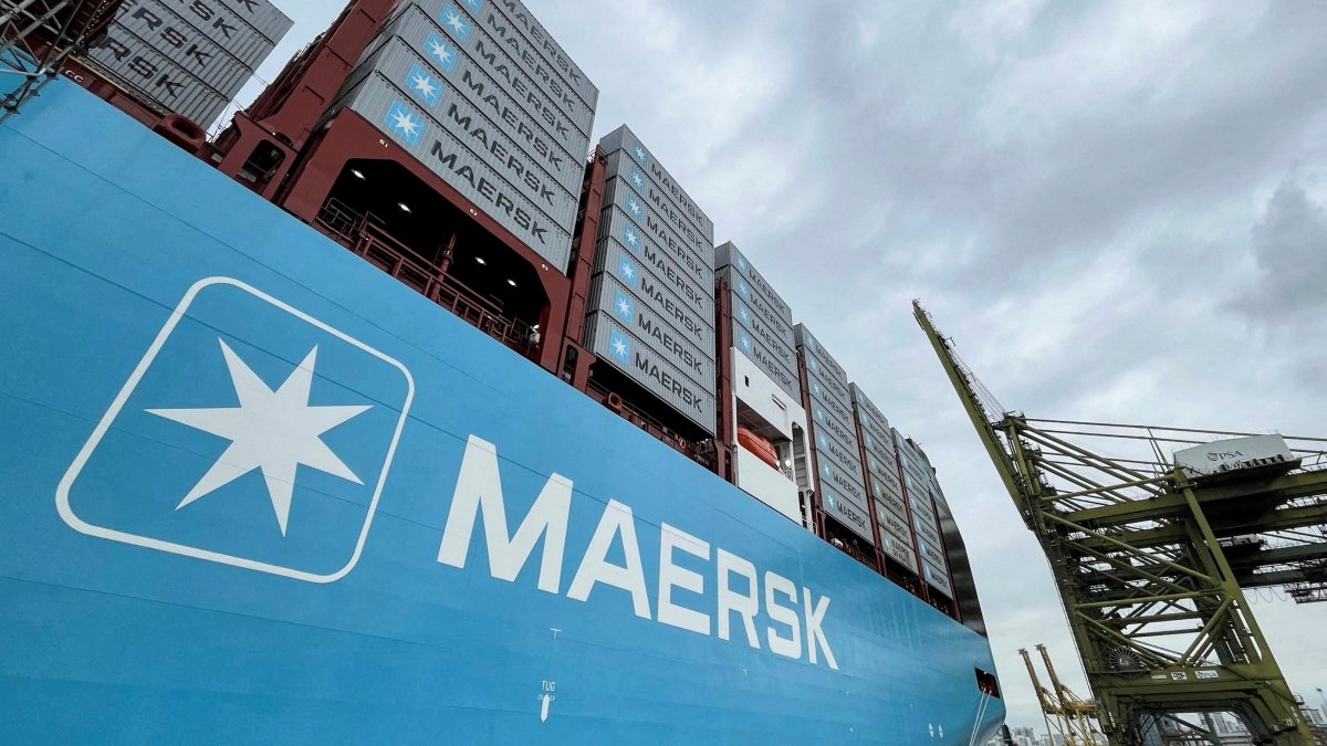 A view of the container vessel bearing the Maersk logo in Singapore, Nov. 28, 2024. (Reuters Photo)
