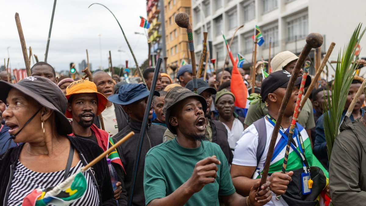 Members of the Zulu community take part in a rally against undocumented immigrants during a nationwide anti-immigrant movement shutdown, Durban, South Africa, June 30, 2026. (EPA Photo)