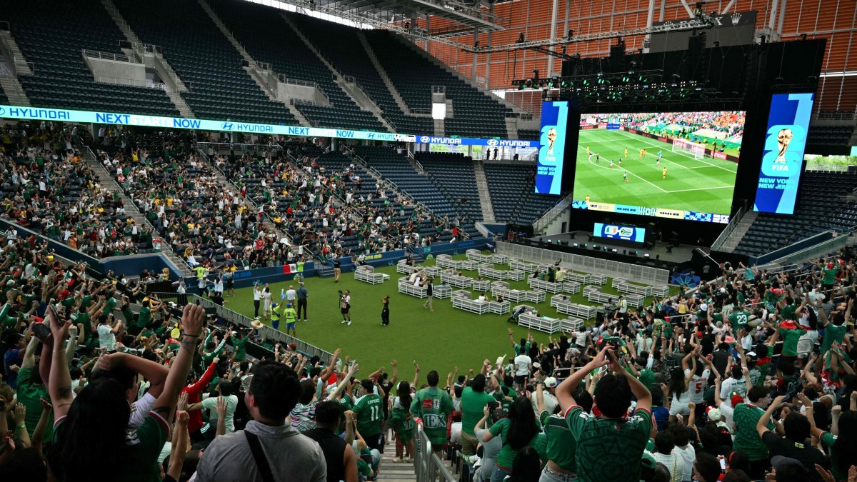 Fans celebrate Mexico's first goal in the opening match of the 2026 World Cup football tournament during a watch party at the "Queens Group Stage HQ" at USTA Billie Jean King National Tennis Center, New York, U.S., June 11, 2026. (AFP Photo)