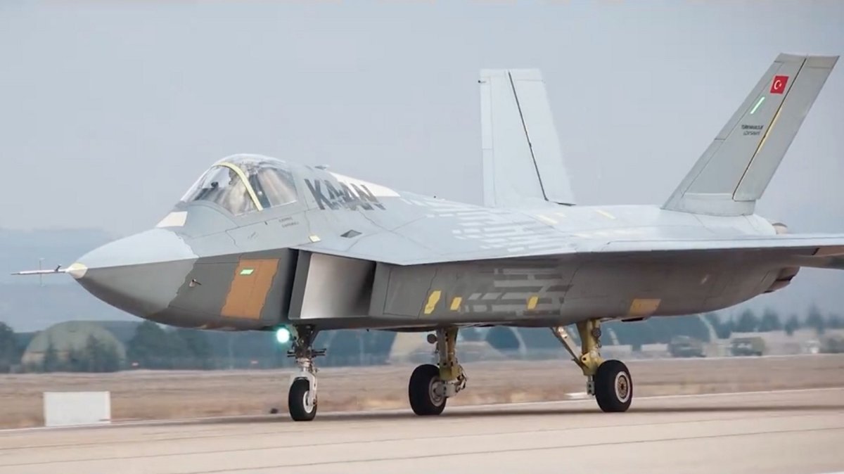 Türkiye's homegrown fifth-generation fighter jet Kaan is seen on a runway, Ankara, Türkiye, Feb. 21, 2024. (AA Photo)