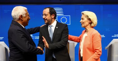 European Council President Antonio Costa and European Commission President Ursula von der Leyen shake hands with Greek Cypriot leader Nikos Christodoulides, Brussels, Belgium, June 19, 2026. (Reuters Photo)