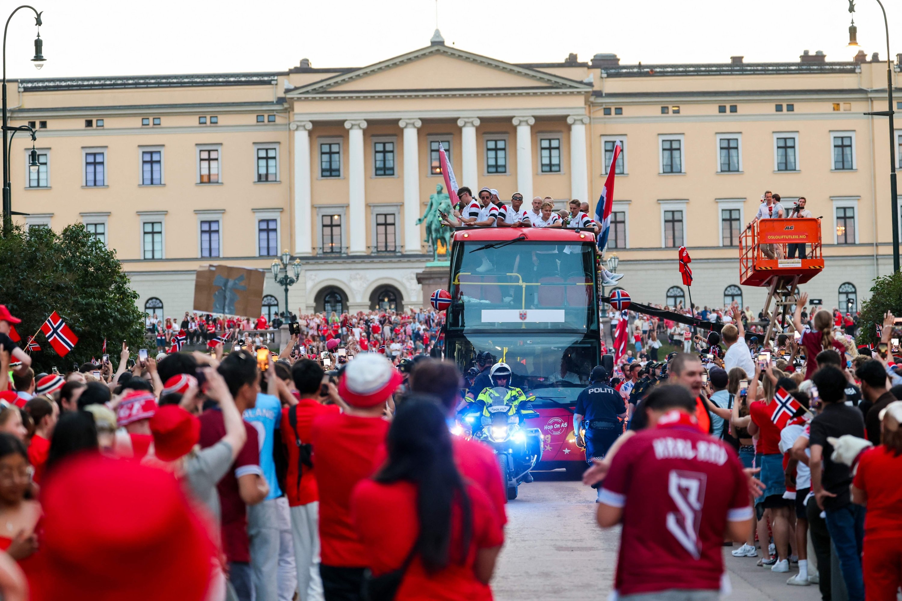 Norway players greeted by ecstatic fans after historic World Cup run