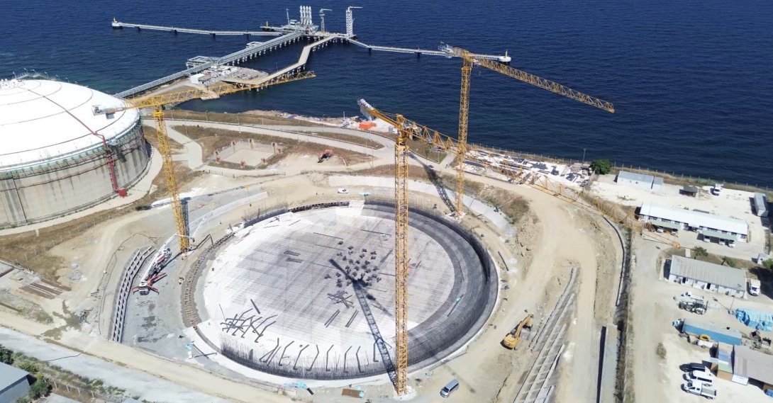 Construction cranes are seen at BOTAŞ's Marmaraereğlisi LNG Terminal, Tekirdağ, northwestern province, July 4, 2026. (AA Photo)