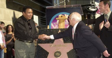 Muhammad Ali (L) receives his Hollywood Walk of Fame star from Honorary Hollywood Mayor Johnny Grant, Los Angeles, U.S., January 11, 2026. (Getty Images Photo)