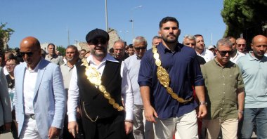 665th Historic Kırkpınar Oil Wrestling Championships, Erkan Taş (R) arrives to a hero's welcome in his hometown of Durağan, Sinop, Türkiye, July 13, 2026. (AA Photo)