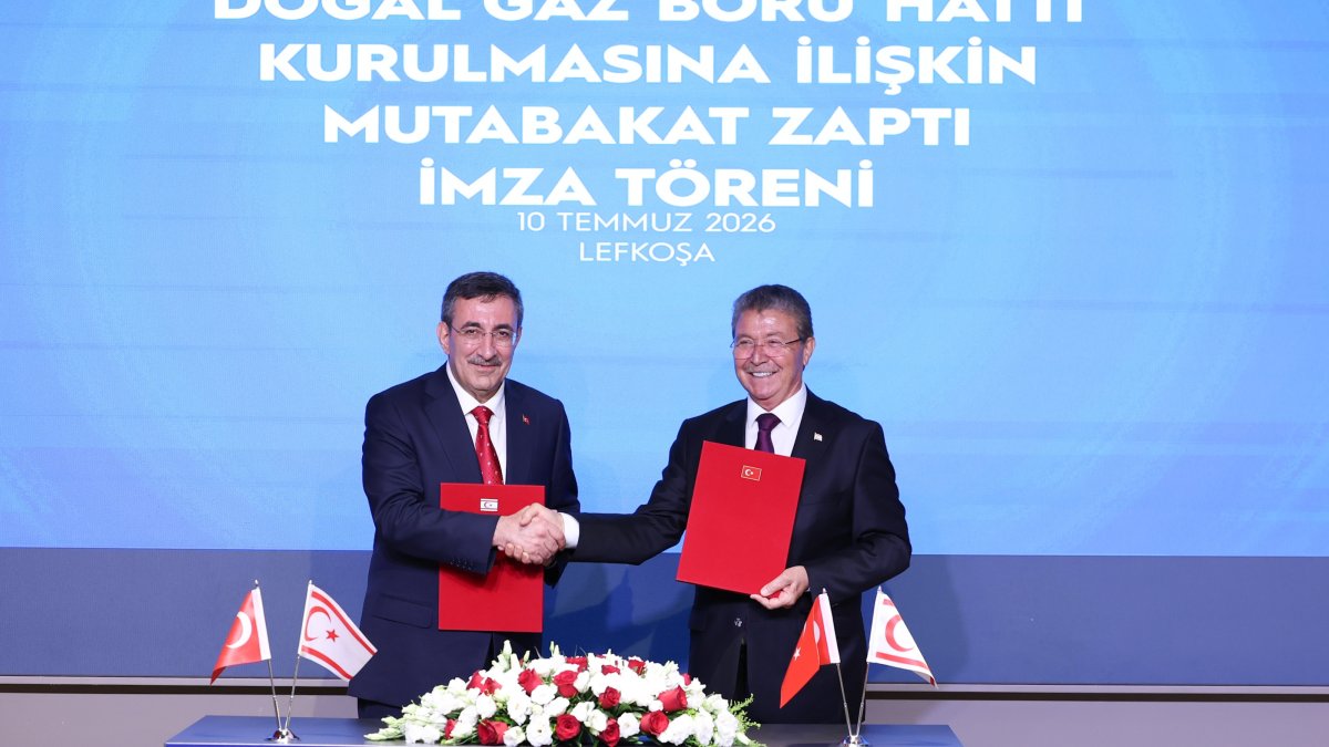 Vice President Cevdet Yılmaz (L) signs the Memorandum of Understanding on the Supply of Natural Gas to the Turkish Republic of Northern Cyprus (TRNC) with TRNC Prime Minister Ünal Üstel at the signing ceremony held at the TRNC Assembly, Lefkoşa, TRNC, July 10, 2026. (AA Photo)