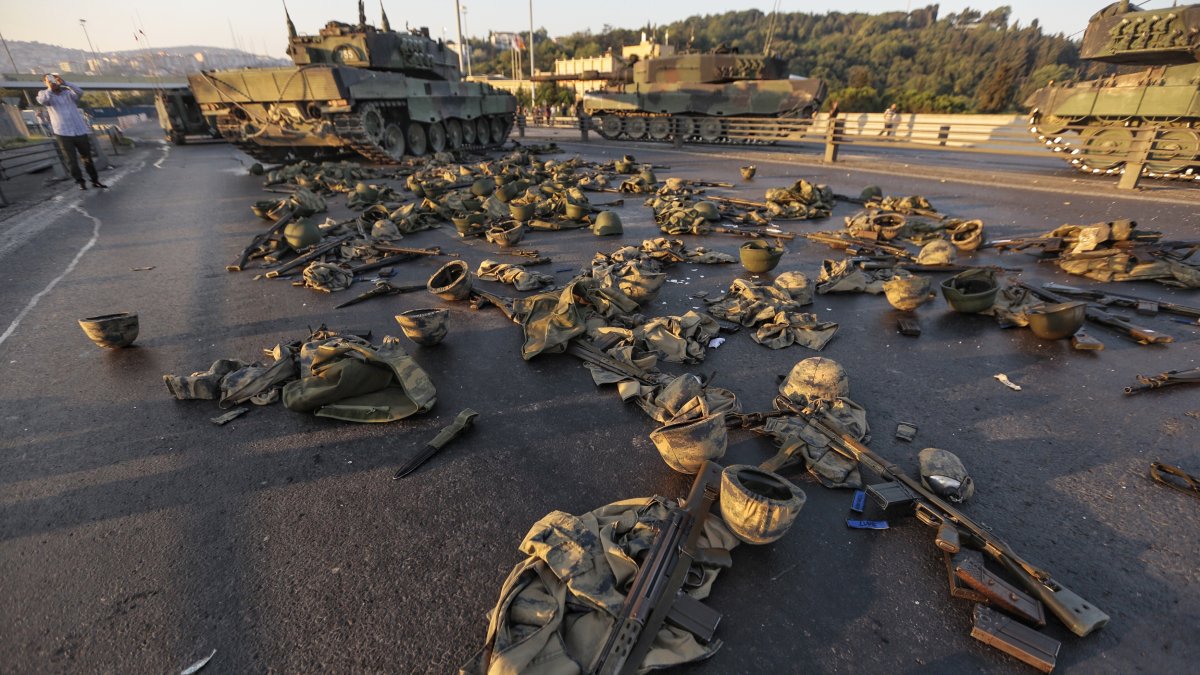 Turkish defense chief says military stronger as FETÖ purge continues