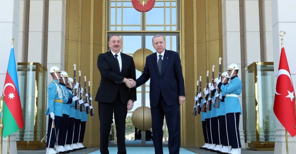 President Recep Tayyip Erdoğan shakes hands with Azerbaijani President Ilham Aliyev (L) outside the Presidential Complex, Ankara, Türkiye, June 10, 2024. (AA Photo)