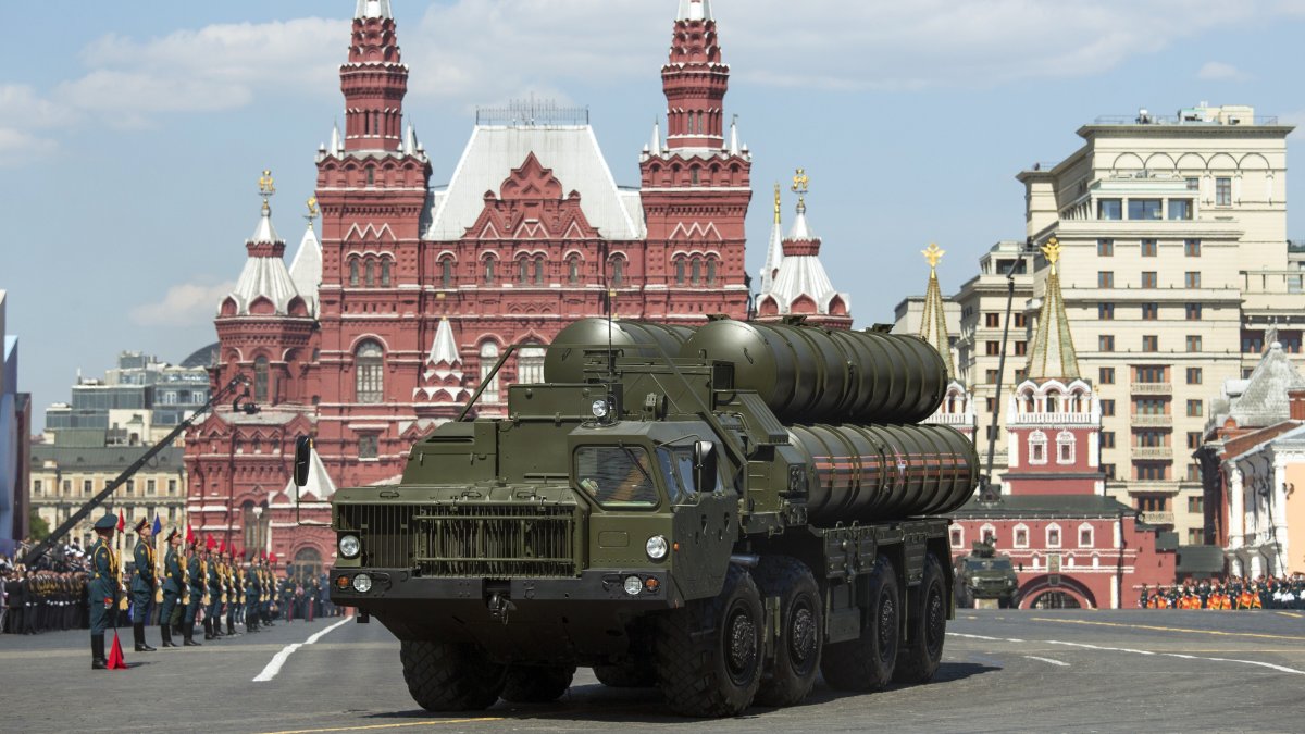 Russian S-400 air defense missile systems are showcased during the Victory Day military parade, Moscow, Russia, May 9, 2016. (AP Photo)