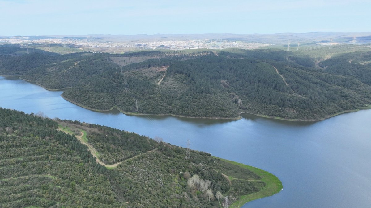 An aerial view of Alibey Dam showing water storage levels within the reservoir's basin, Istanbul, Türkiye, April 11, 2026. (AA Photo)