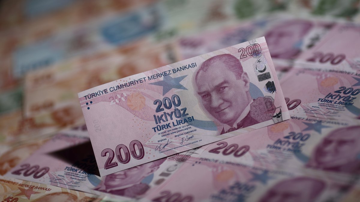 Turkish lira banknotes are seen in this illustration taken in Istanbul, Türkiye, Nov. 23, 2021. (Reuters Photo)