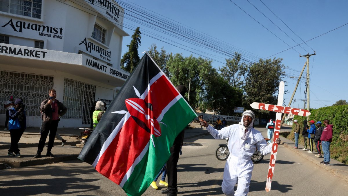 Demonstrators take part in a protest against a U.S.-backed Ebola quarantine plan to establish a 50-bed facility at a Kenyan air force base intended to host Americans exposed to Ebola, in Nanyuki town, Laikipia County, Kenya, June 9, 2026. (Reuters Photo)