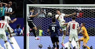 Argentina's Lautaro Martinez scores the 2-1  during the FIFA World Cup 2026 semifinal match against England, Atlanta, U.K., July 15, 2026. (EPA Photo)