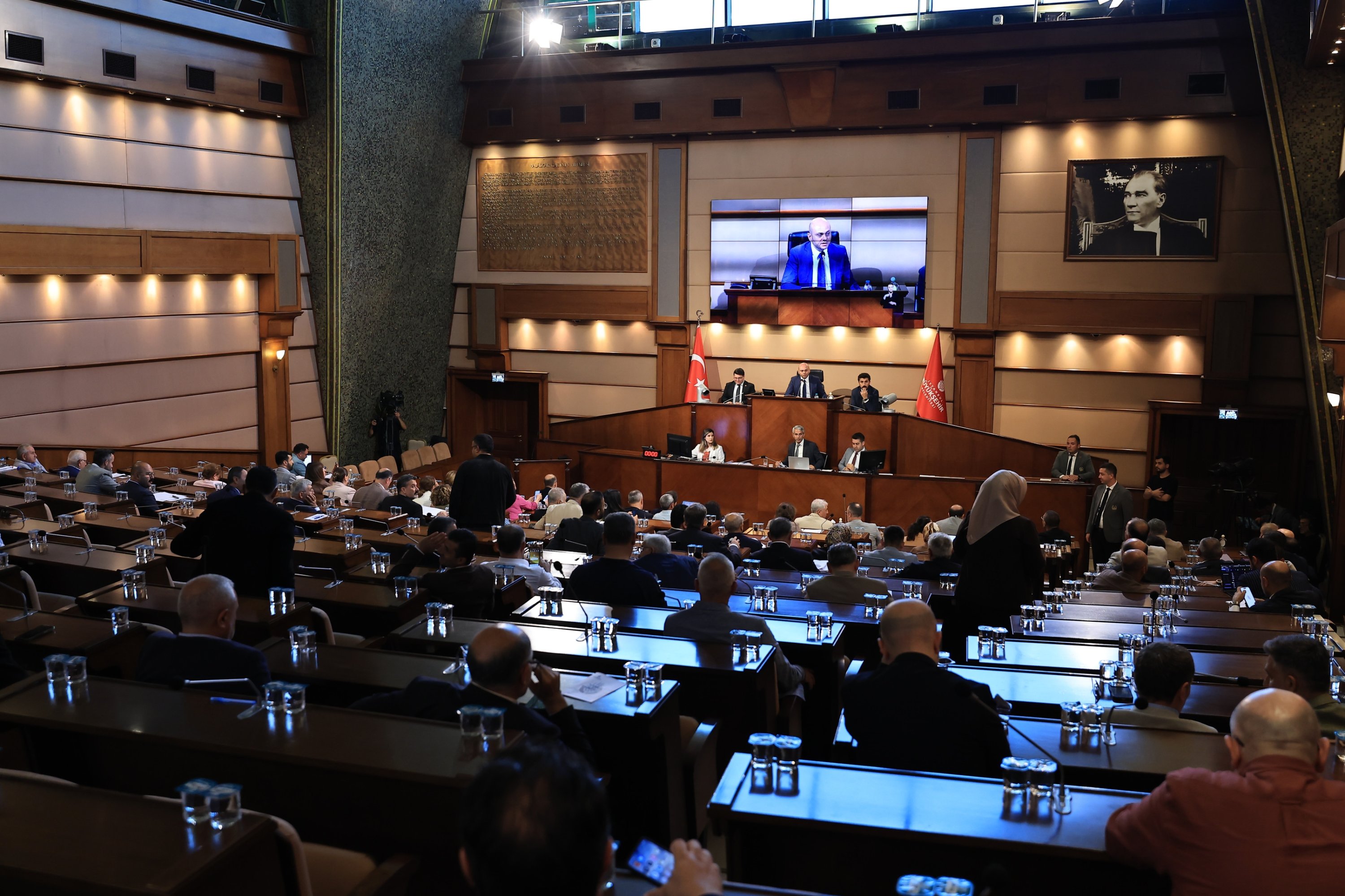 CHP-run Istanbul succumbs to astronomical hikes