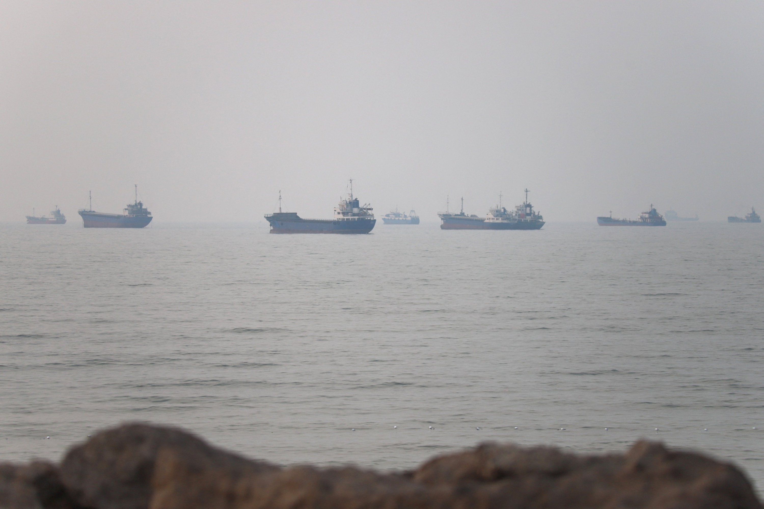 Why oil prices haven't gone crazy despite 5 months of US-Iran war