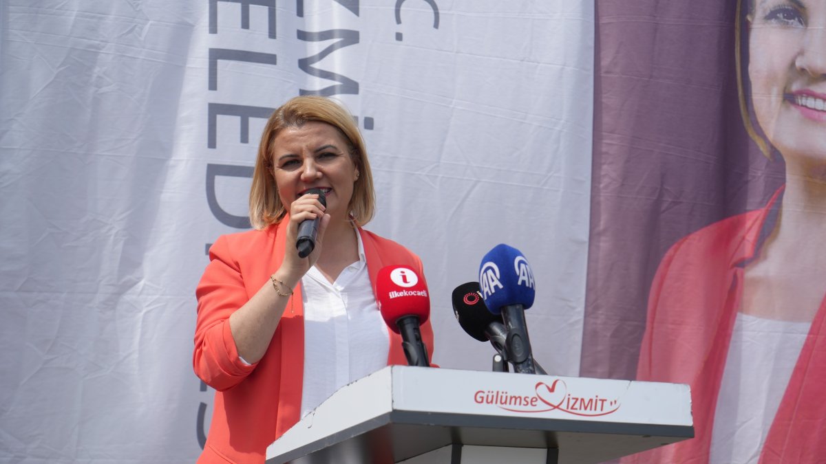 Izmit Mayor Fatma Kaplan Hürriyet speaking at an event, Izmit, Kocaeli, Türkiye. (İHA Photo)