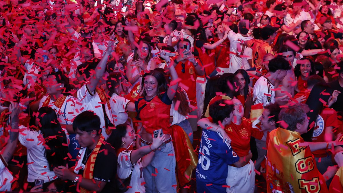 Spanish fans celebrate winning during a public viewing of the FIFA World Cup 2026 final match between Argentina and Spain at the Movistar Arena in Madrid, Spain, July 19, 2026. (EPA Photo)