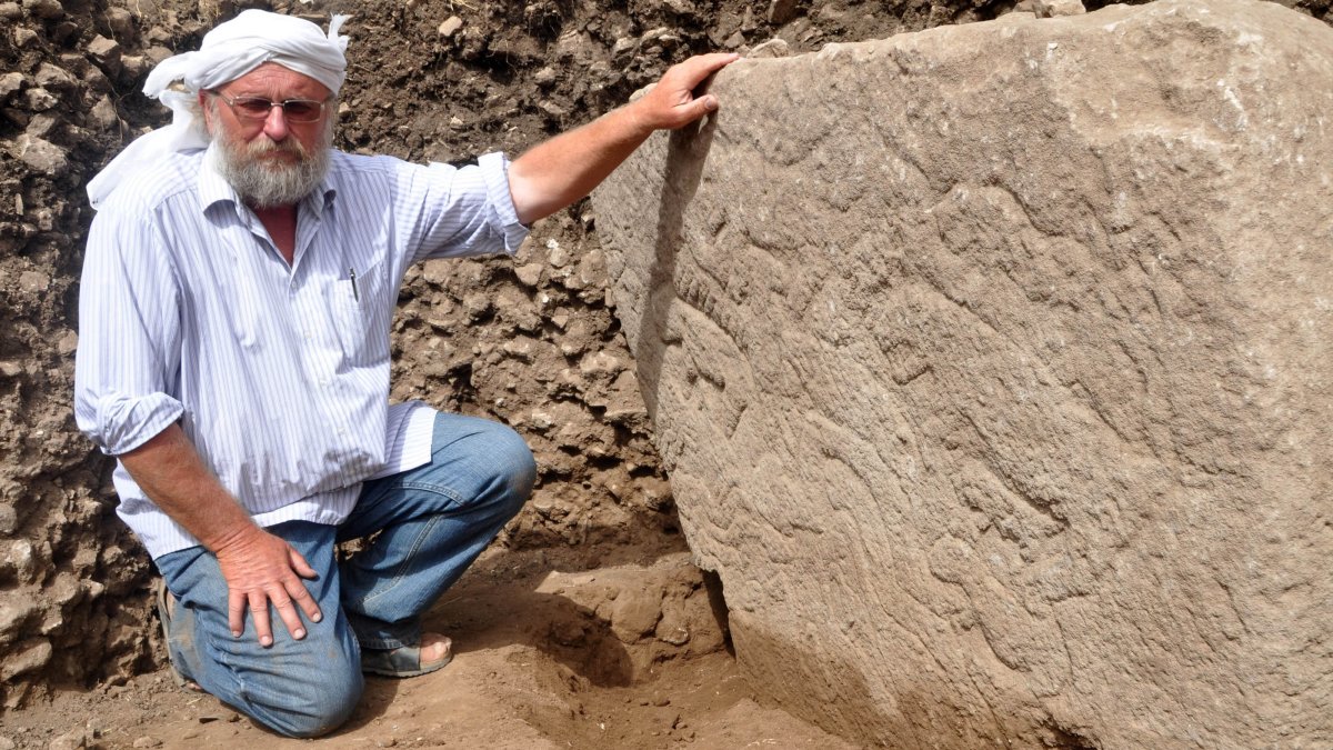 This undated file photo shows German archaeologist Klaus Schmidt during excavations at Göbeklitepe, Şanlıurfa, Türkiye. (AA Photo)