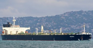 Liberian-flagged crude oil tanker Banda transits Bosporus in Istanbul, Türkiye, September 26, 2025. (Reuters Photo) 