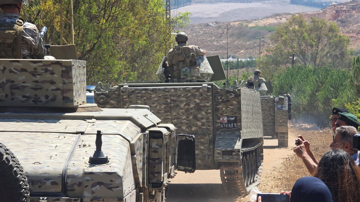 Lebanese troops deploy at the entrance of the town of Zawtar al-Gharbiyeh after Israeli forces withdrew from the area in southern Lebanon, July 21, 2026. (Reuters Photo)
