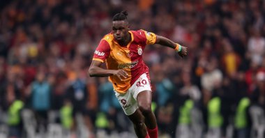 Galatasaray's Wilfried Singo controls the ball during the Süper Lig match against Kocaelispor at RAMS Park Stadium, Istanbul, Türkiye, April 12, 2026. (Getty Images Photo)