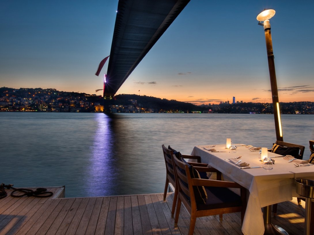 A night view of Istanbul and the Bosporus Bridge, Istanbul, Türkiye, May 14, 2018. (Shutterstock Photo)