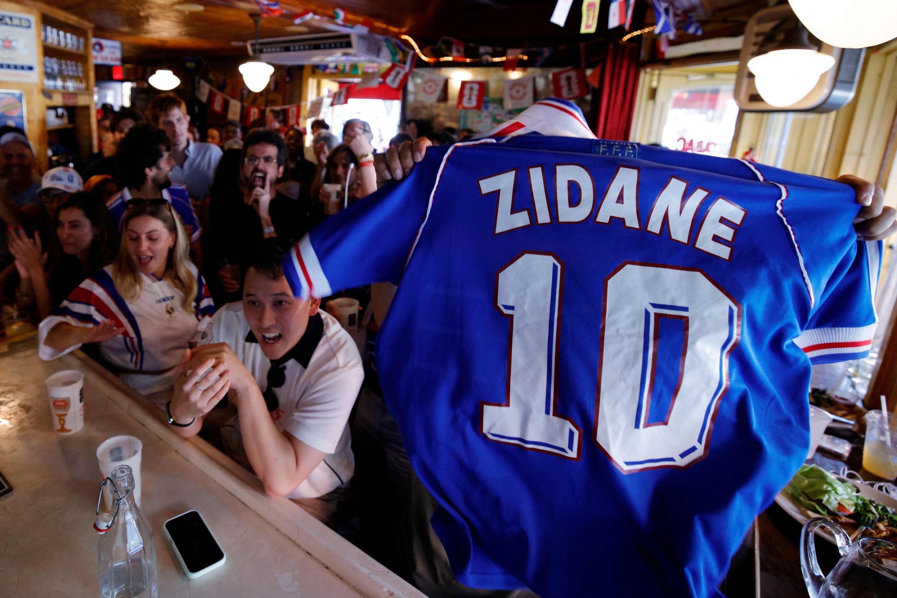 Zinedine Zidane’s road back to Les Bleus clears final hurdles