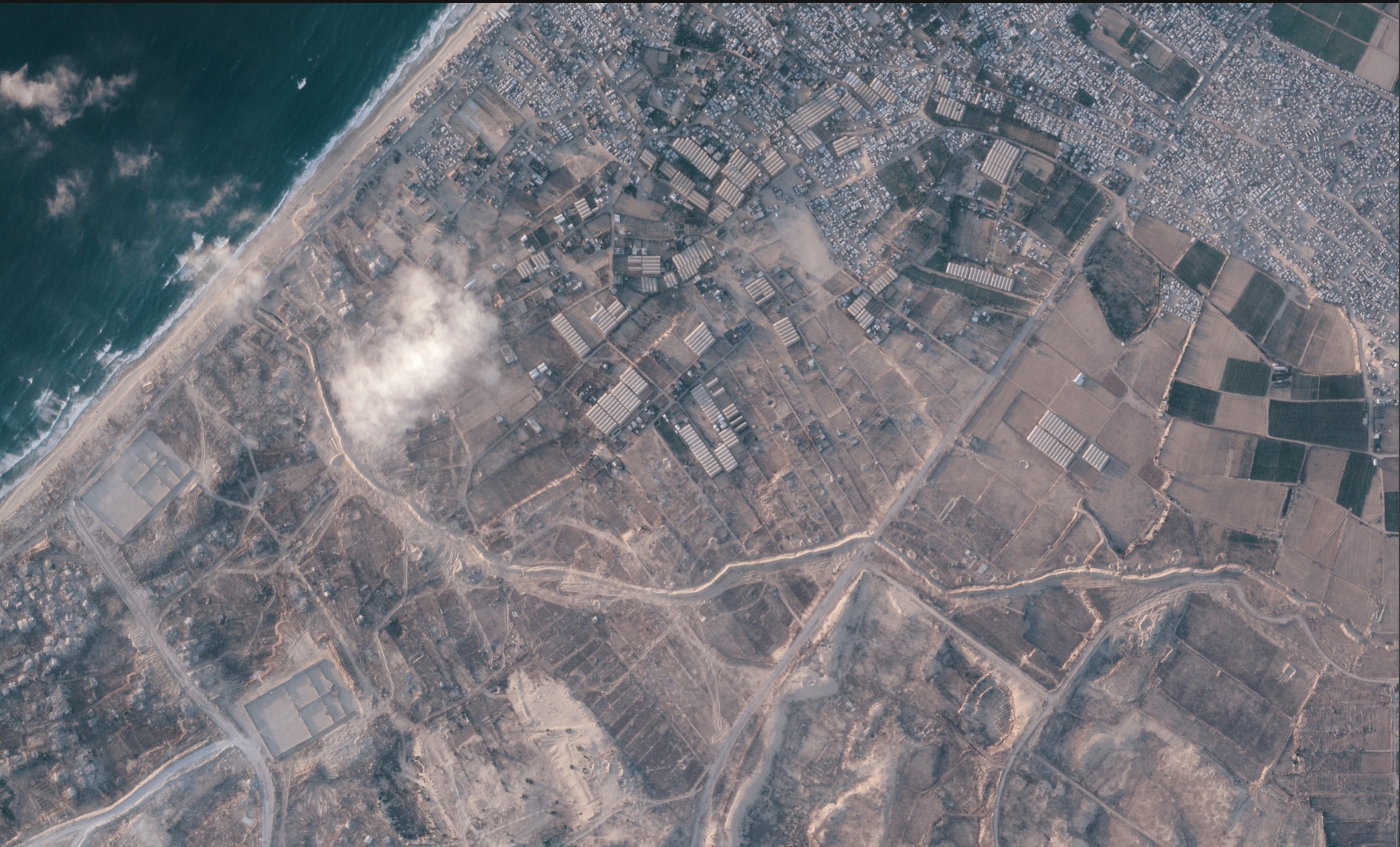Israel erects miles-long barrier inside Gaza to entrench division