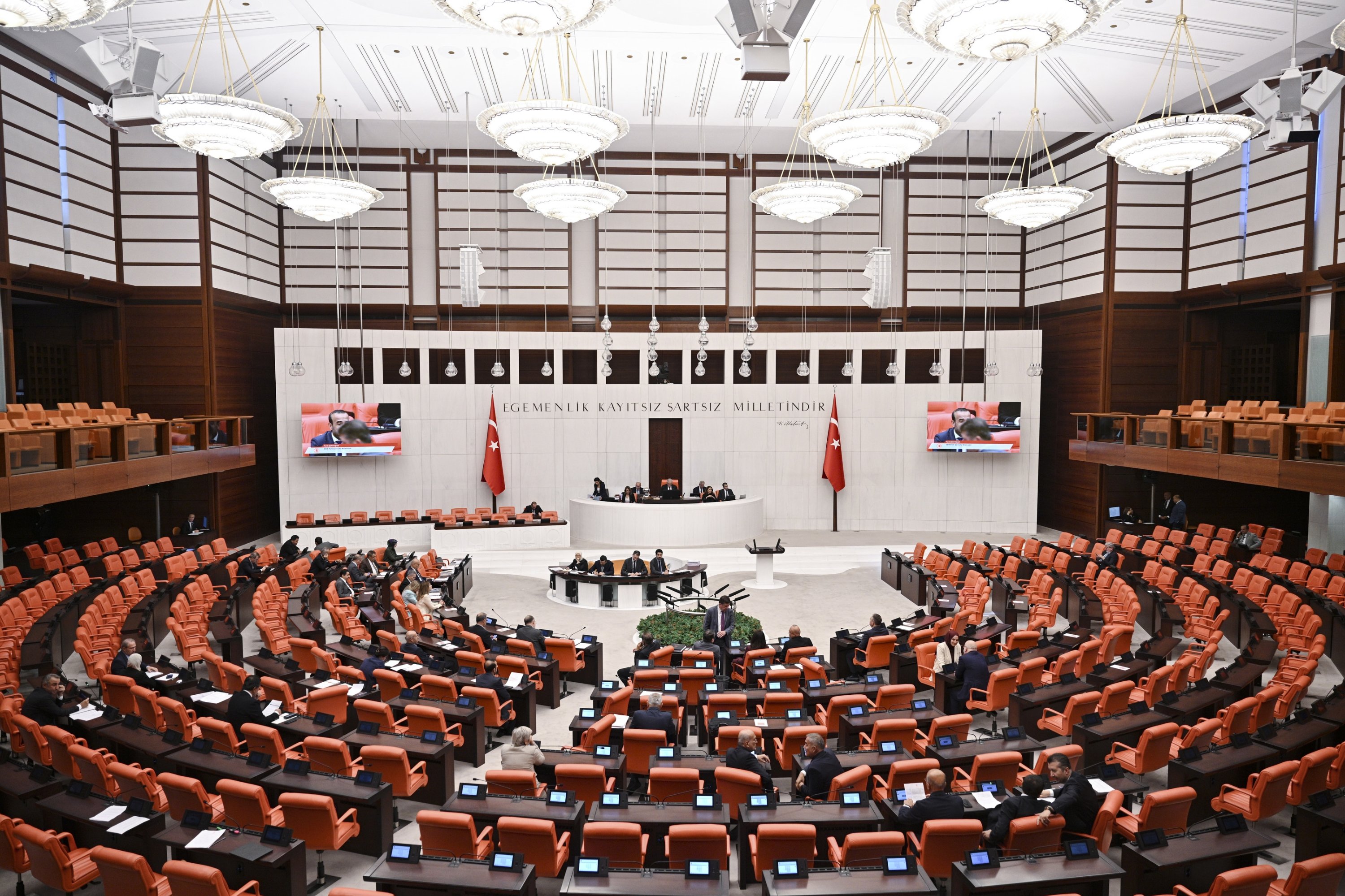 Turkish draft bill tough on juvenile offenders gets committee approval