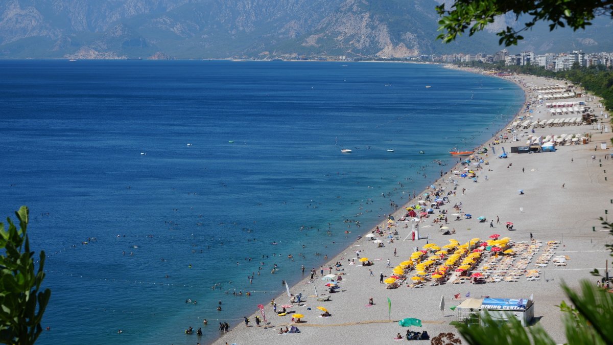 A view of a beach in Antalya, southern Türkiye, July 22, 2026. (AA Photo)