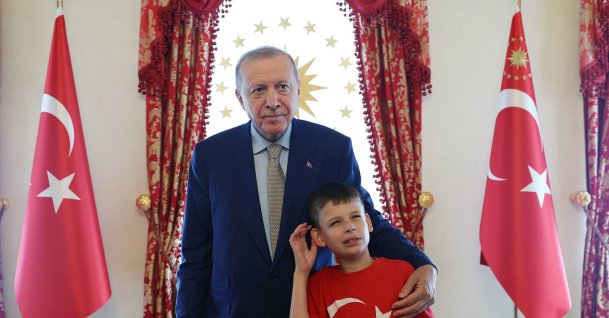 President Recep Tayyip Erdoğan meets with British boy Joshua Harris at Dolmabahçe Presidential Office in Istanbul, July 22, 2026. (DHA Photo)