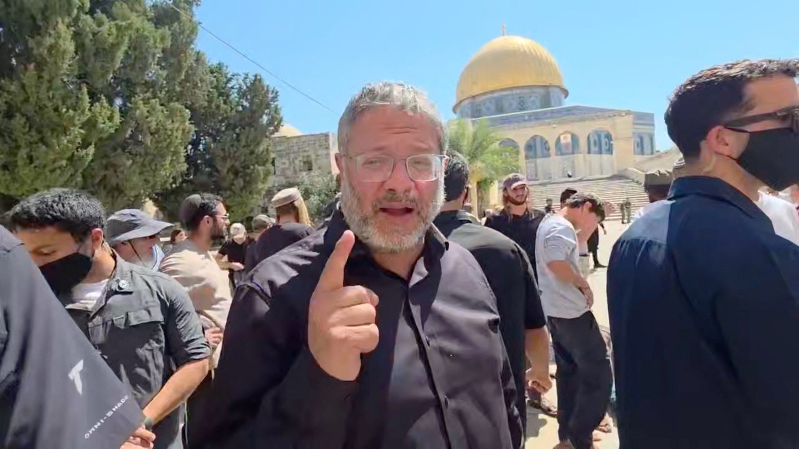 Ben Gvir leads thousands of Israeli occupiers to storm Al-Aqsa