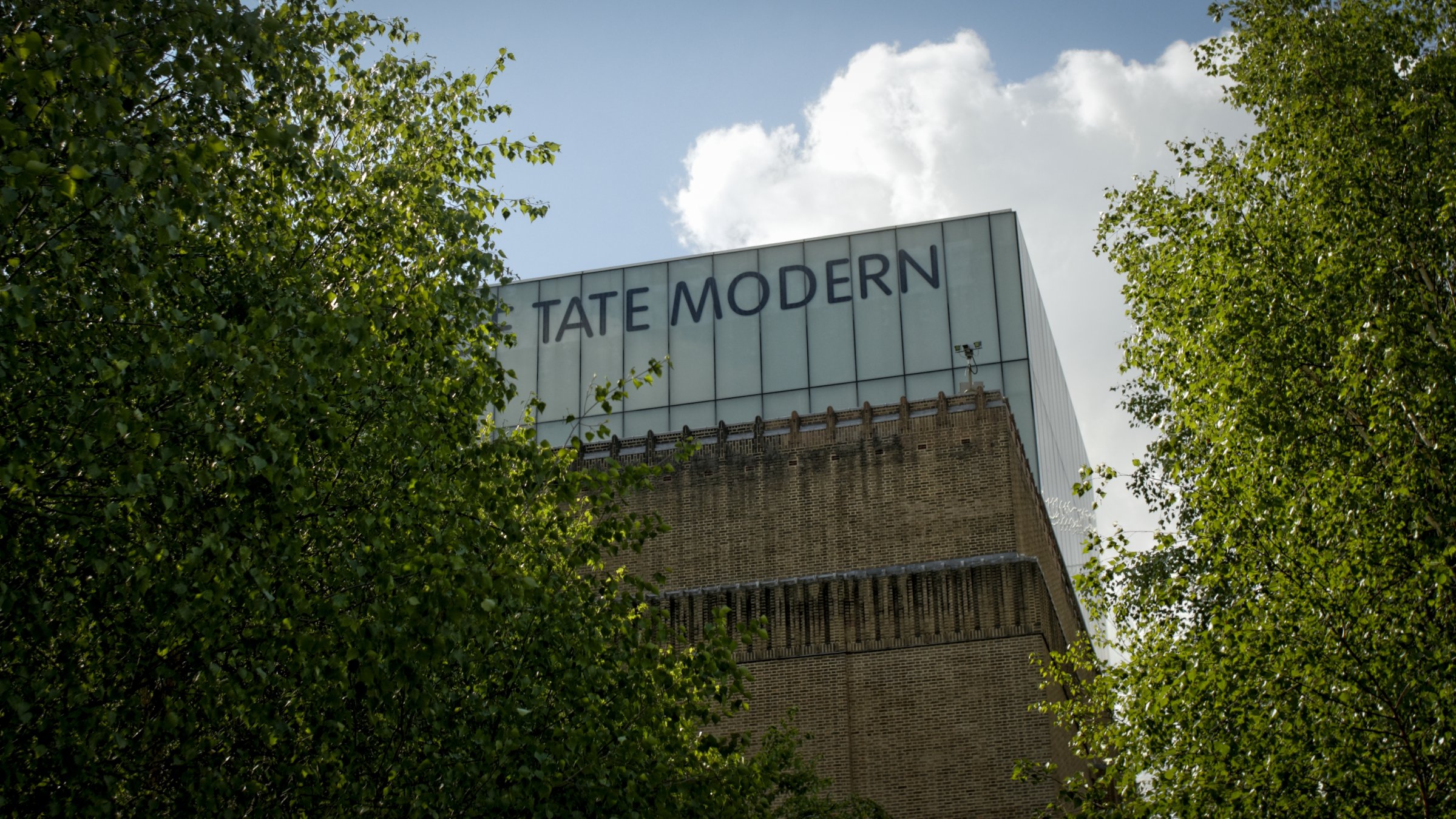 Tate Modern art gallery in the Bankside area of the London Borough of Southwark, London, U.K., May 5, 2014. (Shutterstock Photo)