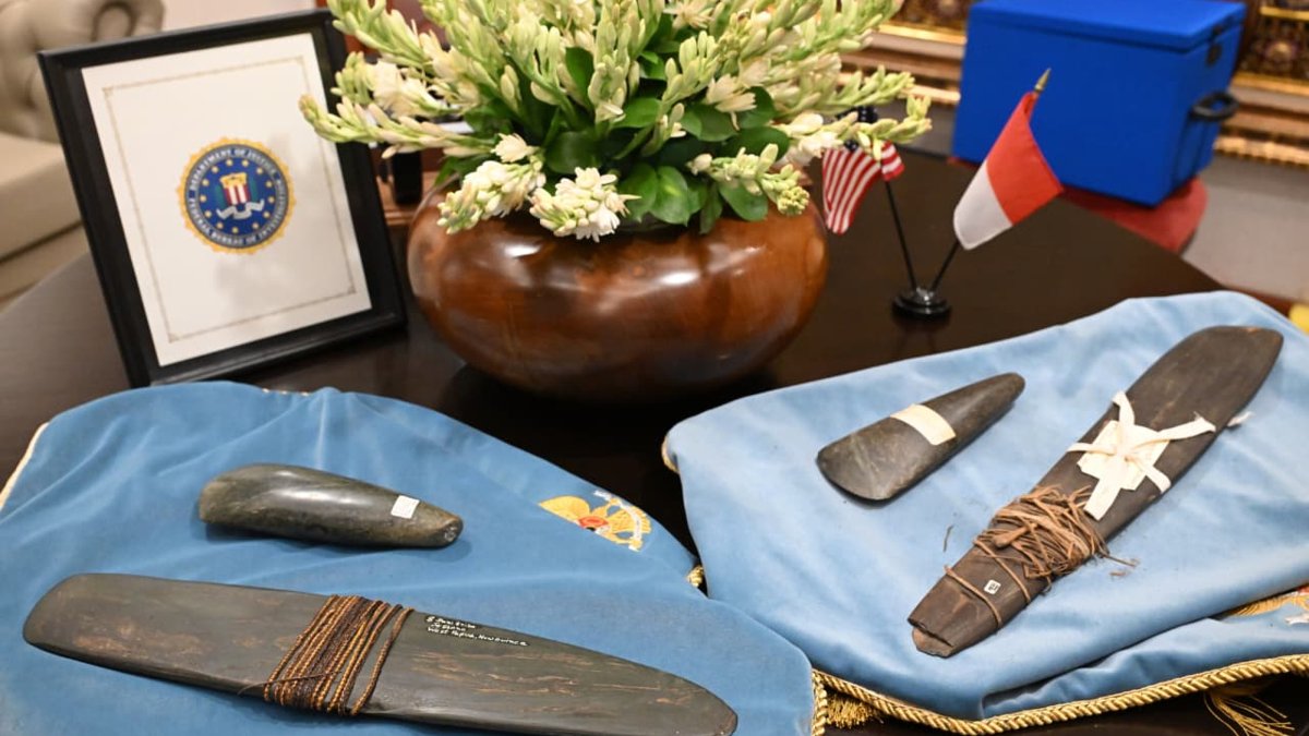 In this photo released by the Press, Media and Information Bureau of the Indonesian Presidential Secretariat, several repatriated artifacts are presented during the meeting between Indonesian President Prabowo Subianto and FBI Director Kash Patel, Jakarta, Indonesia, July 22, 2026. (AP Photo)