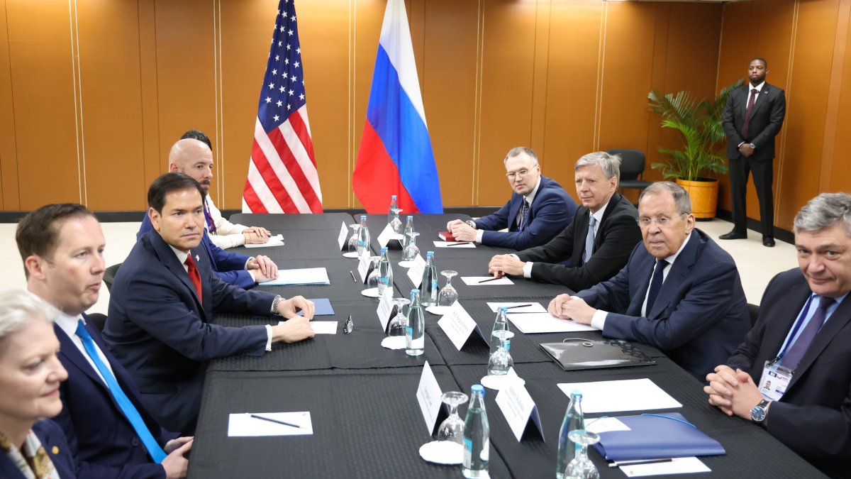 Russian Foreign Minister Sergey Lavrov (2 R) attends a meeting with U.S. Secretary of State Marco Rubio (3 L) on the sidelines of the ASEAN Foreign Ministers Meeting in Pasay, Metro Manila, Philippines, July 23, 2026. (EPA Photo)