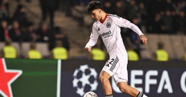 Frankfurt's Can Uzun controls the ball during the Champions League opening-phase match against Qarabağ, Baku, Azerbaijan, Jan. 21, 2026. (AP Photo)