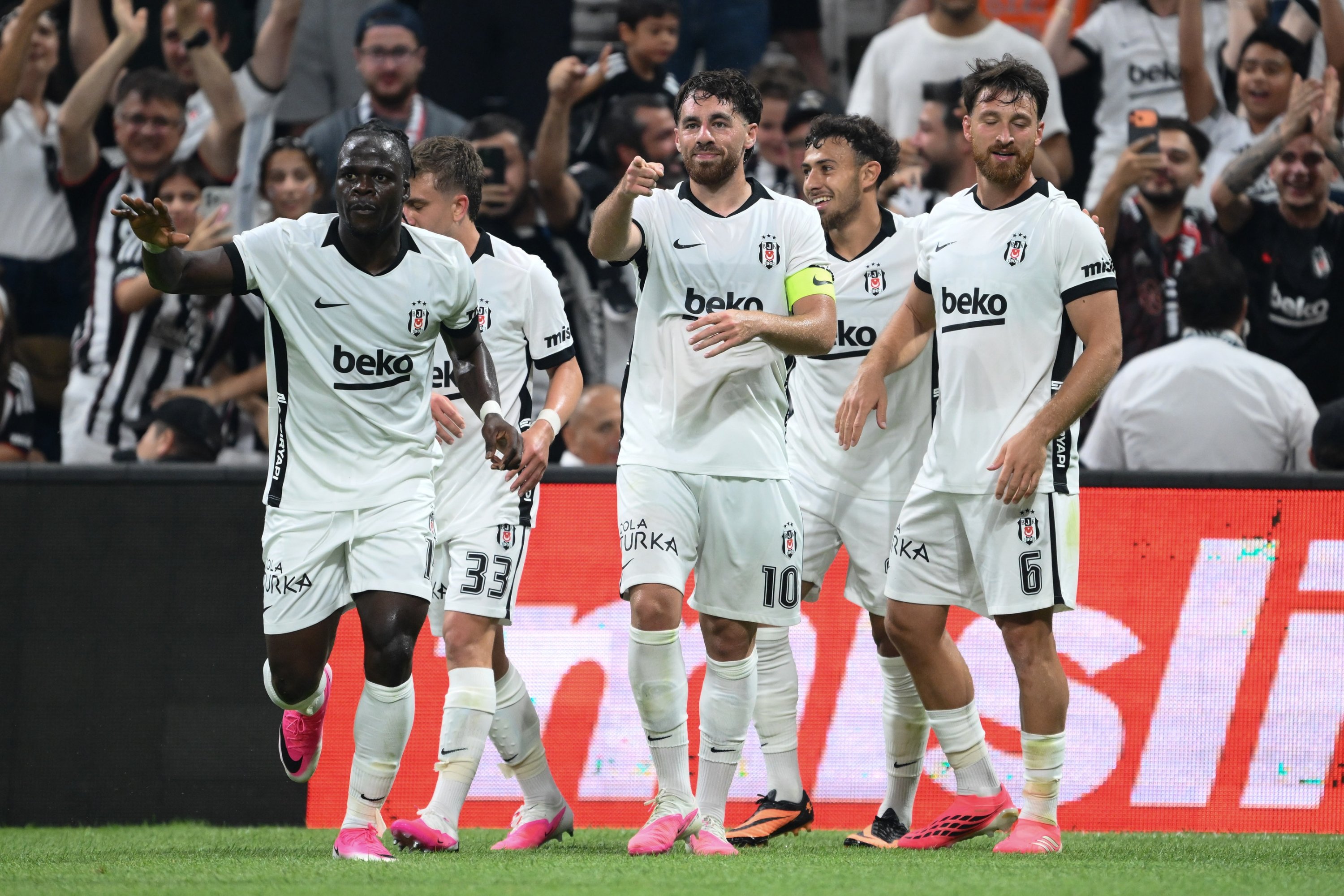 Beşiktaş edge Midtjylland to seize 1st-leg Europa League lead