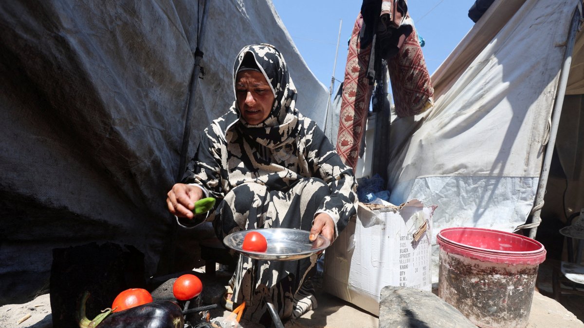 Gaza hunger crisis eases, but aid cuts threaten renewed surge