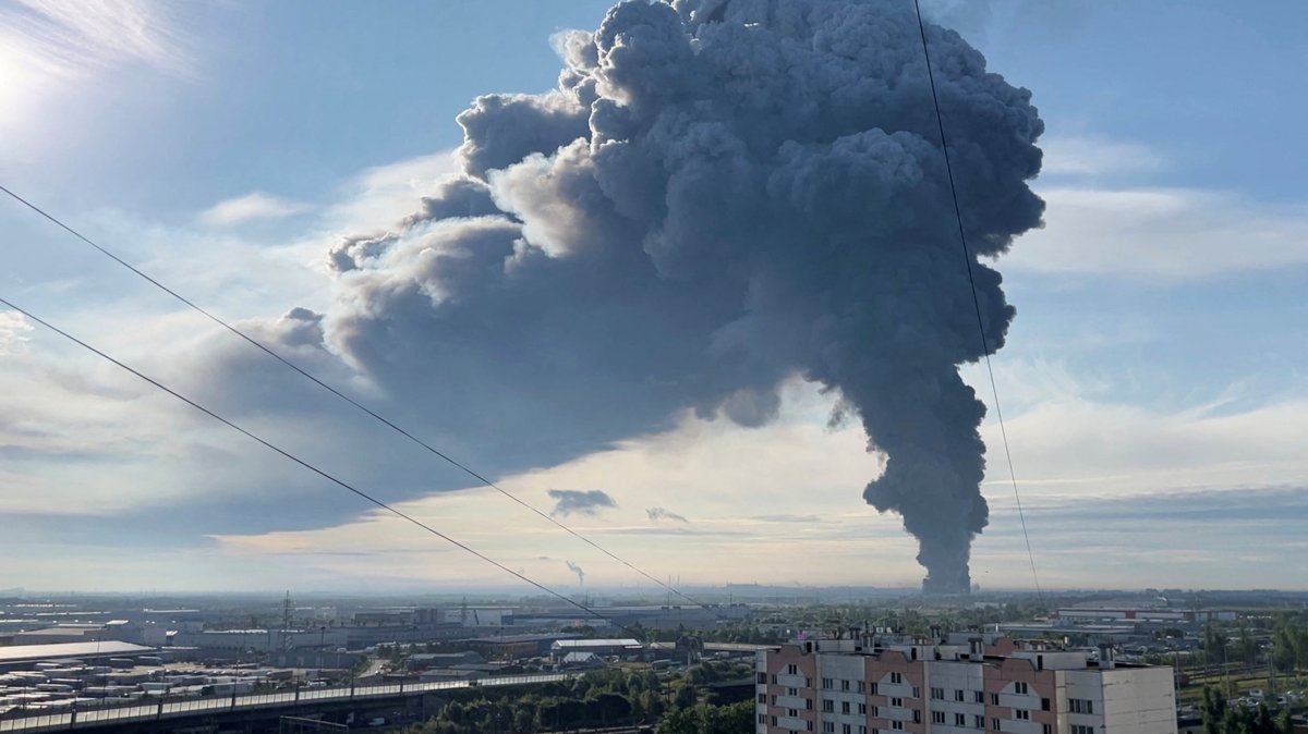 In this still image taken from a video, smoke billows from the burning Wildberries warehouse following a Ukrainian drone attack, Saint Petersburg, Russia, July 24, 2026. (Reuters Photo)