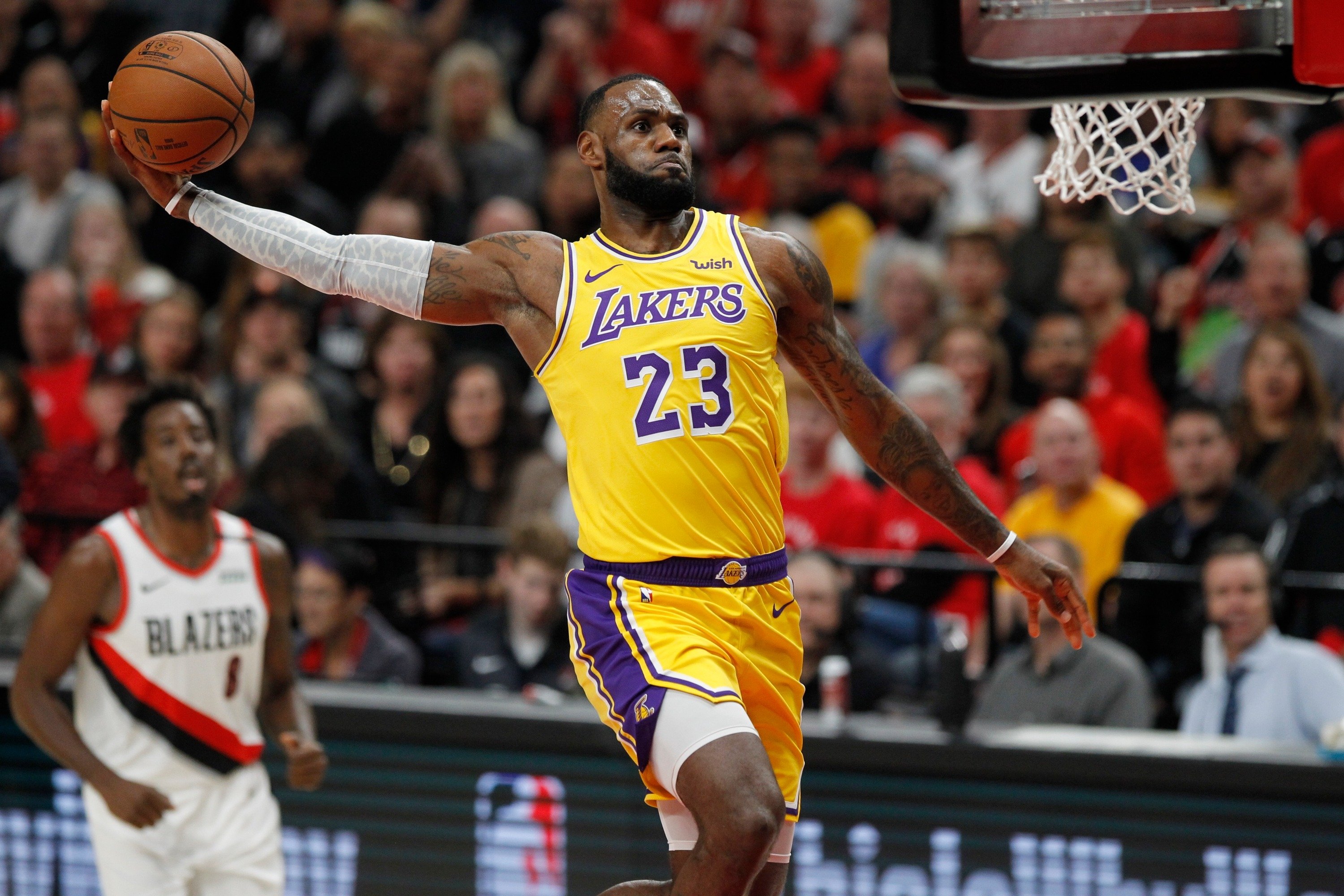LeBron James ends retirement speculation with 76ers move