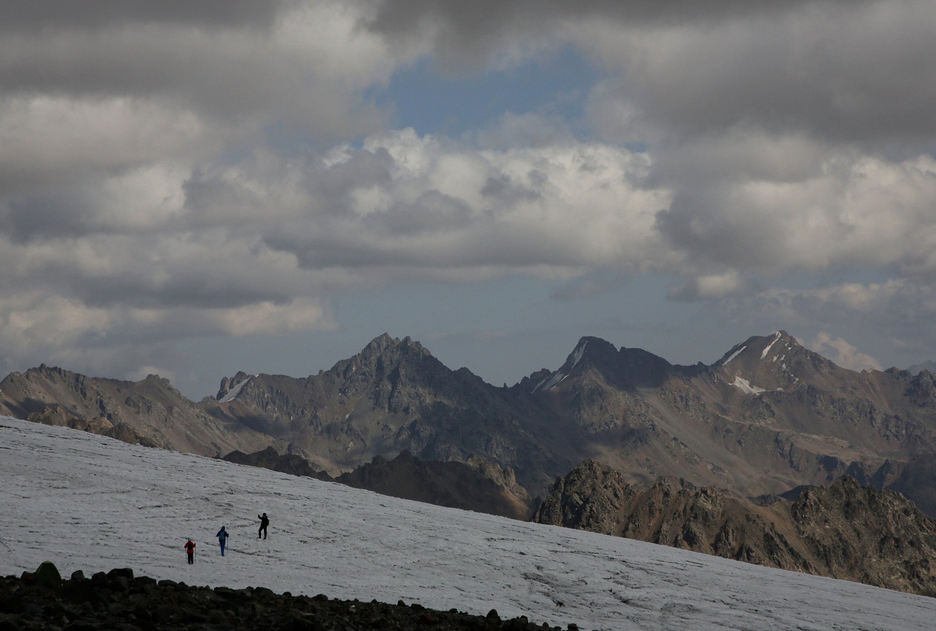 Violent storm on Russia’s Mount Elbrus kills 5 Bosnian climbers
