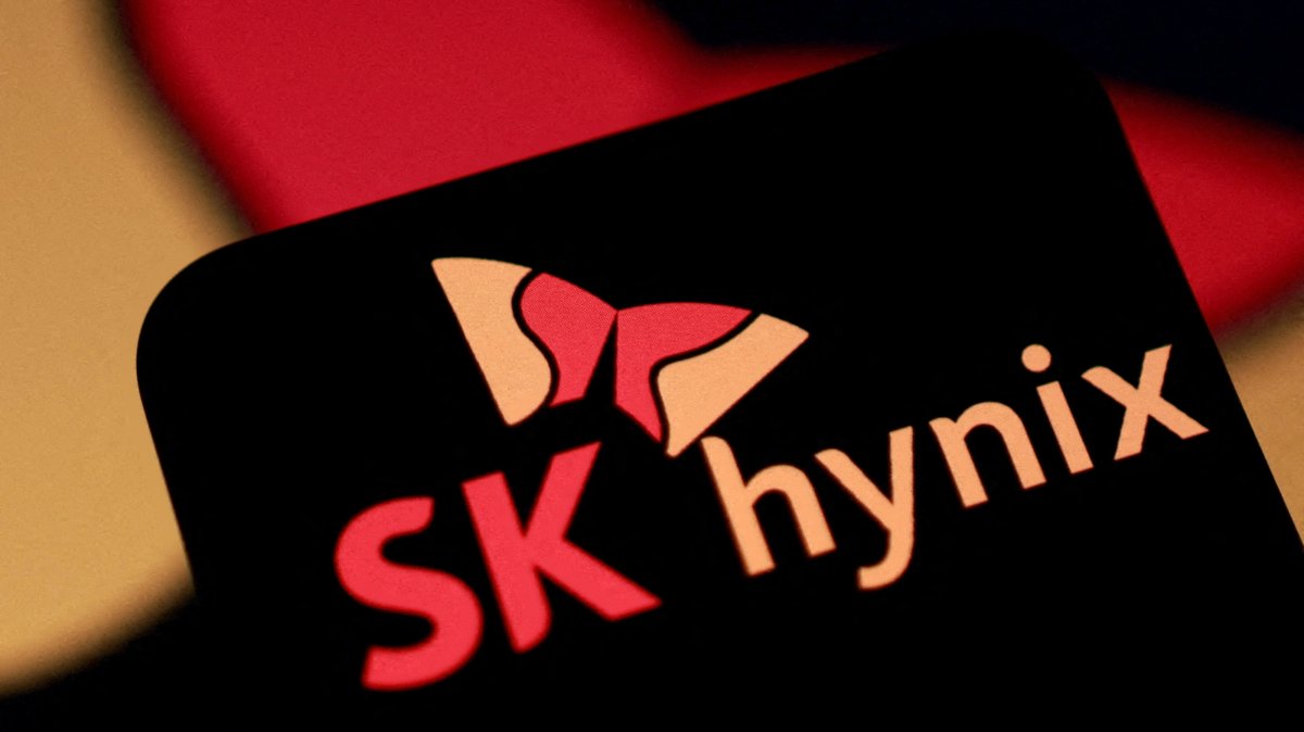 The SK Hynix logo is seen in this illustration taken on June 11, 2026. (Reuters Photo)