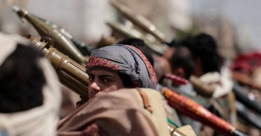 A Houthi follower looks on during a pro-Iran demonstration, Sanaa, Yemen, April 6, 2026. (Reuters File Photo)