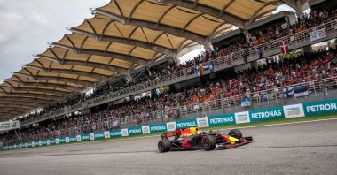 Red Bull's Max Verstappen drives his car during the Formula One Malaysia Grand Prix in Sepang, Malaysia, Oct. 1, 2017. (AFP Photo)