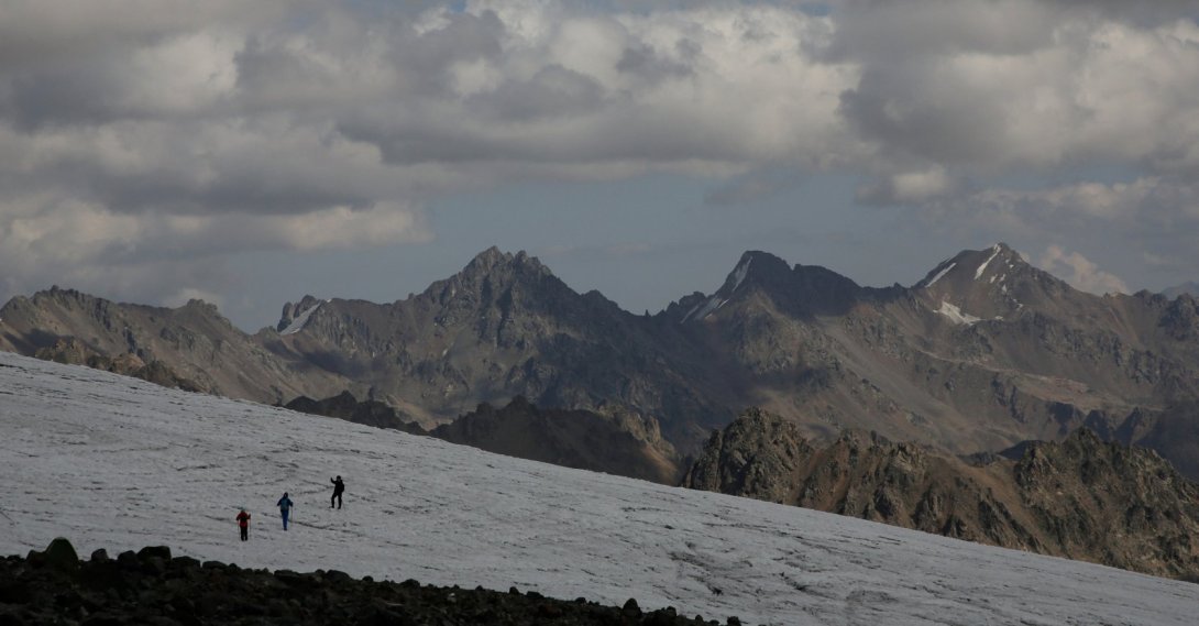 This file photo shows people walking on the slope of Mount Elbrus in Russia, Sept. 24, 2020. (Reuters Photo)
