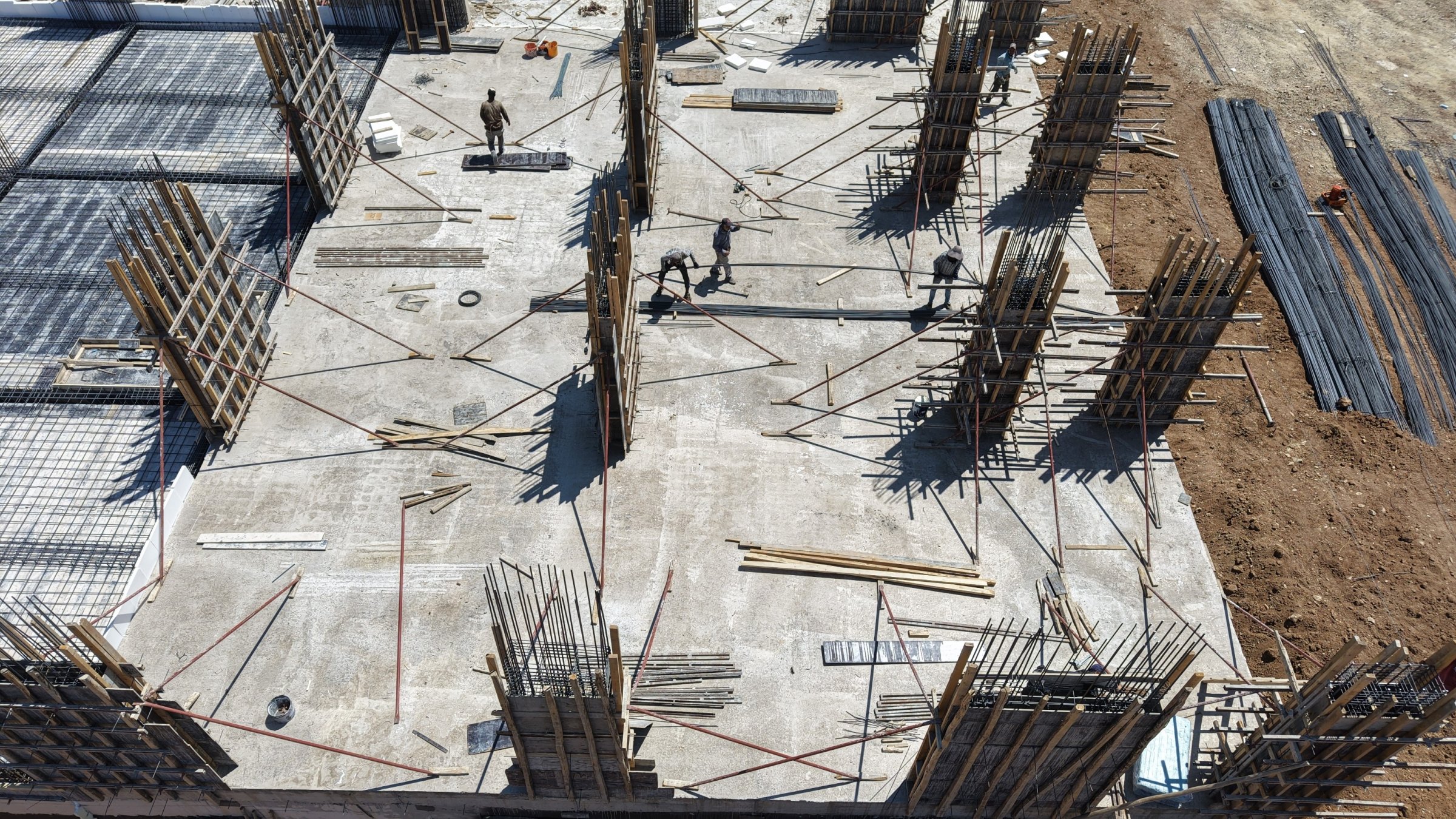Workers are seen at a construction site, Elazığ, Türkiye, 29 July, 2026. (IHA Photo)